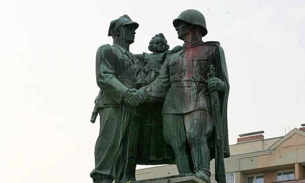 Kibice kontra Armia Czerwona