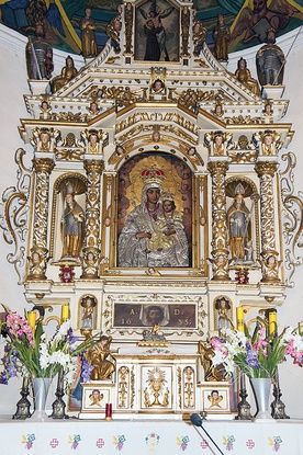 Renesansowy ołtarz z obrazem Matki Bożej i veraiconem 