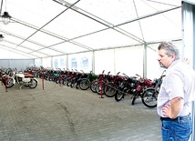  Wojciech Bury prezentuje wystawę motocykli 