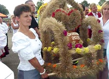 Do konkursu stanęły dwa wieńce dożynkowe. Wygrały gospodynie z Szuci