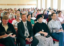  Spotkanie w każdym mieście rozpoczynało się Mszą św. pod przewodnictwem bp. Stefana Regmunta. Po niej był czas m.in. na wykład i komunikaty dotyczące katechezy