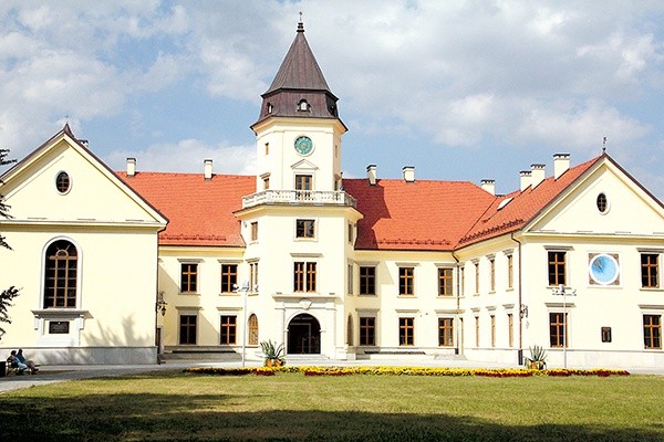  Dzików odzyskuje blask i pamiątki