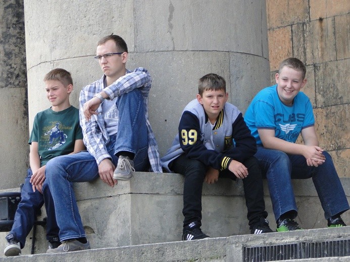 Ministranckie pielgrzymowanie do katedry cz. 1.