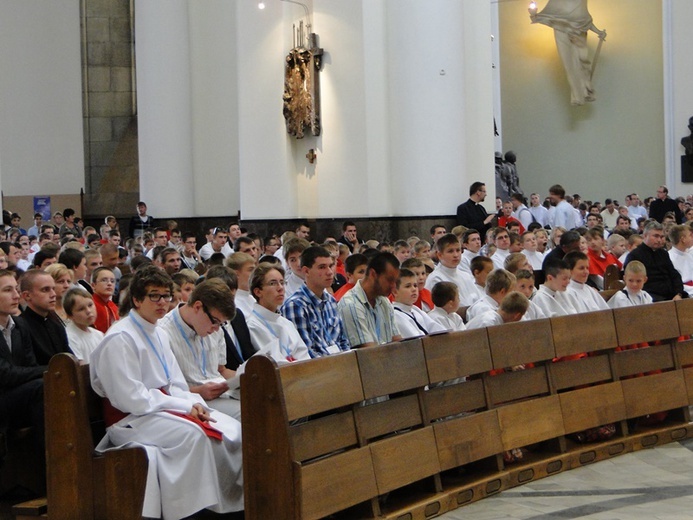 Ministranckie pielgrzymowanie do katedry cz. 1.