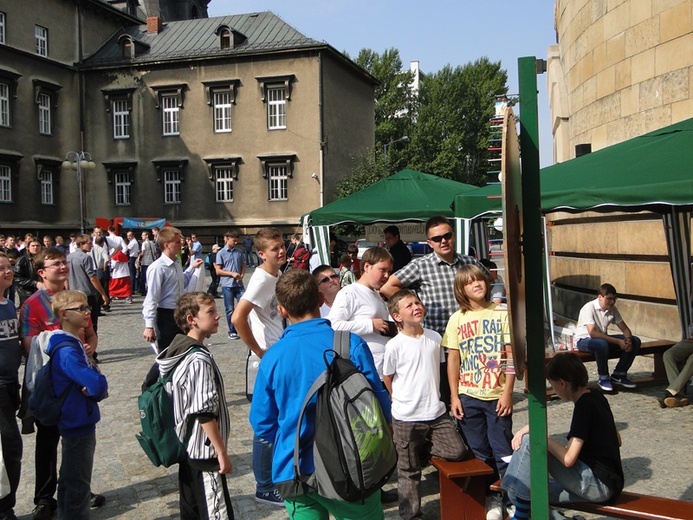 Ministranckie pielgrzymowanie do katedry cz. 1.