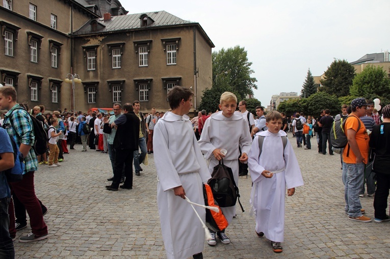 Ministranckie pielgrzymowanie do katedry cz. 3.