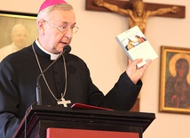  Jednym z prelegentów był abp Stanisław Gądecki, który zaprezentował nowy program duszpasterski