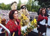 Uroczystości w Wąwolnicy połączone były z dożynkami i dziękczynieniem za tegoroczne plony