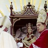  Bp Ignacy Jeż i kard. Józef Glemp w momencie koronacji 18 września 1988 r.