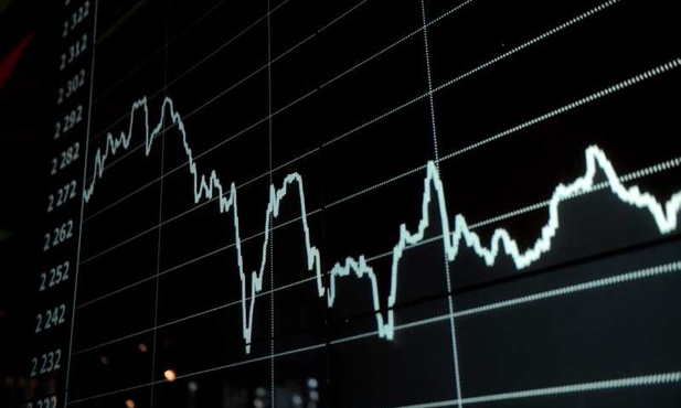Spadki na giełdzie, ale złoty w miarę stabilny