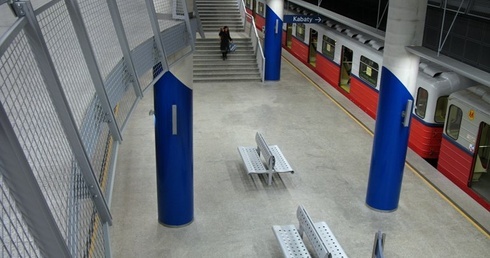 Metro będzie musiało drugi raz zapłacić 560 tys. zł za sprzątanie stacji 