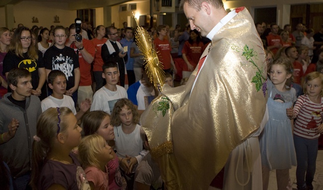 Słupsk: Adoracja podczas Wieczoru Chwały