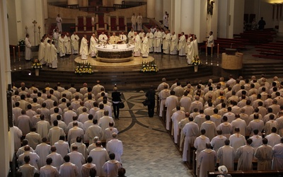 Księża archidiecezji sprawowali wspólnie Mszę św. w archikatedrze