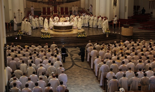 Księża archidiecezji sprawowali wspólnie Mszę św. w archikatedrze