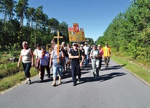 W liczącej 330 osób pielgrzymce ze Skrwilna szły całe rodziny, wszystkie pokolenia 