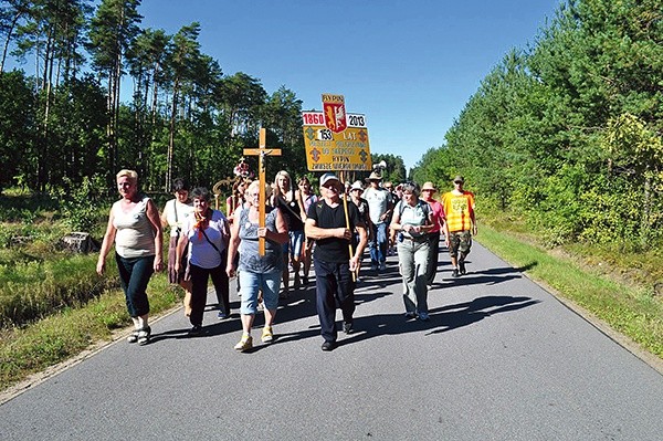 W liczącej 330 osób pielgrzymce ze Skrwilna szły całe rodziny, wszystkie pokolenia 