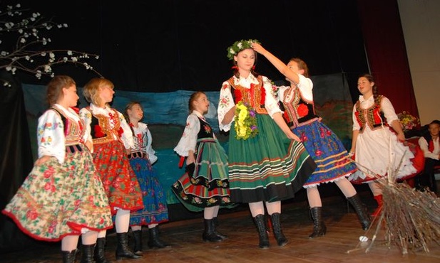 Młodzieżowy spektakl "Żmigrud"