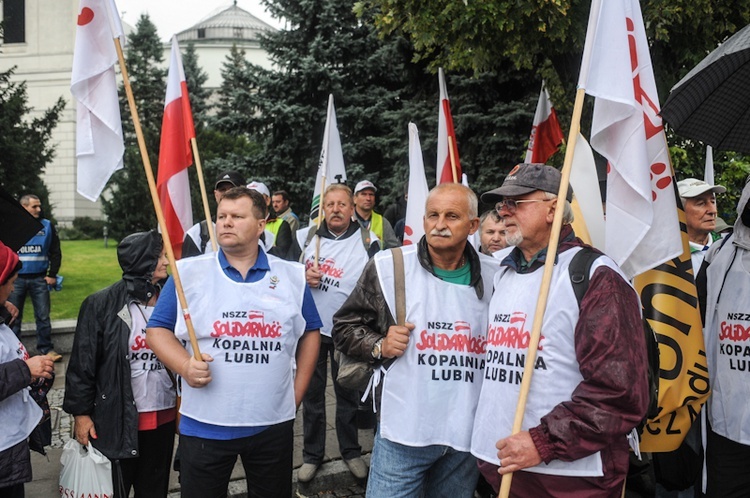 Pierwszy dzień ogólnopolskiej manifestacji w Warszawie