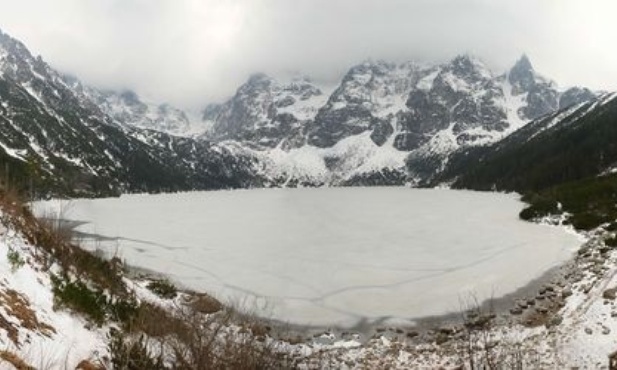 Śnieg na szczytach Tatr