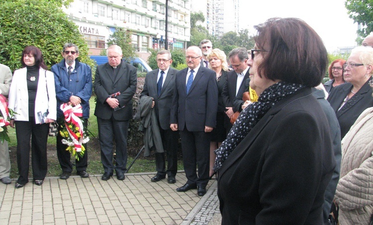 Popiersie Góreckiego odsłonięte