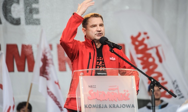 - Nie wierzcie propagandzie polityczno-biznesowej! - nawoływał Piotr Duda