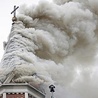 Spłonął dach wieży kościoła w Białymstoku