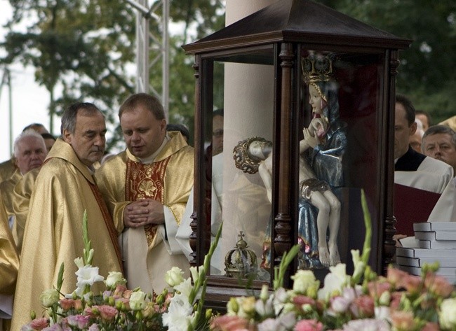 Wielkie święto u Skrzatuskiej Pani cz. 2