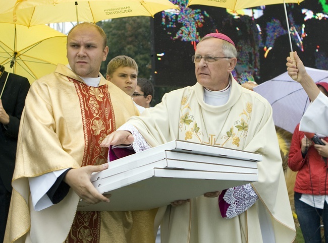 Wielkie święto u Skrzatuskiej Pani cz. 2