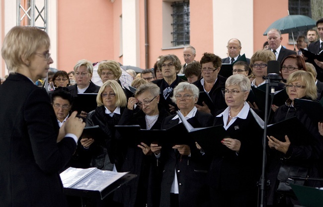 Wielkie święto u Skrzatuskiej Pani cz. 2