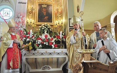  Od sześciu dekad cudowny obraz jest skarbem podgłubczyckiej parafii