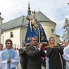 Pieta hałcnowska w drodze  na ołtarz polowy