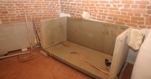 Pierwszy sarkofag w Panteonie Narodowym