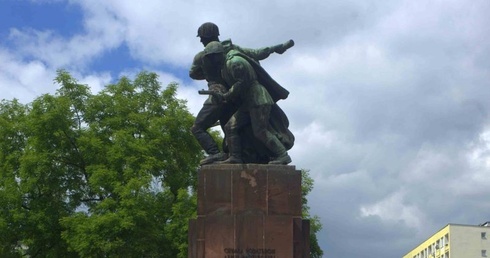 Warszawiacy przeciw komunistycznym reliktom
