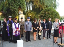 Żołnierzy kampanii wrześniowej upamiętniono apelem na szydłowieckim cmentarzu