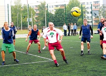 Mecz był zacięty, choć rozgrywkom przyświecała zasada fair play.  Przecież grali księża, nauczyciele i wychowawcy!