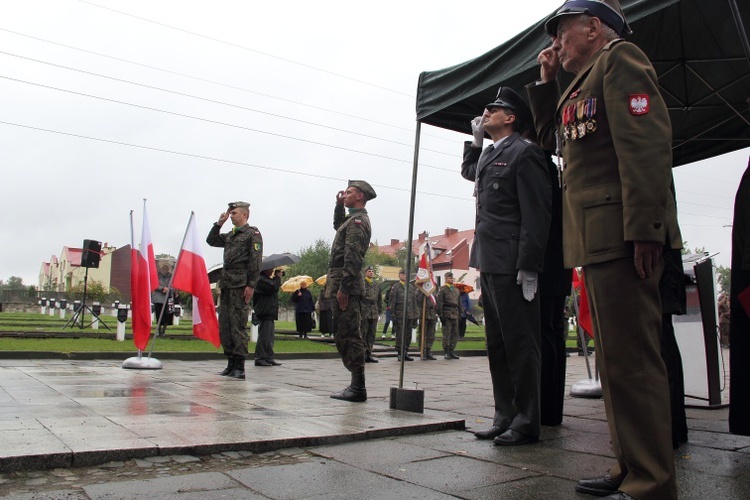 Odłonięcie pomnika poległych w Sochaczewie