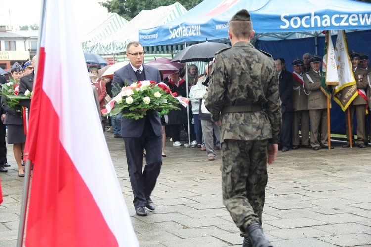 Odłonięcie pomnika poległych w Sochaczewie