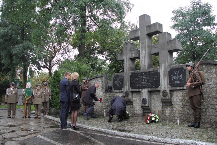 Odłonięcie pomnika poległych w Sochaczewie