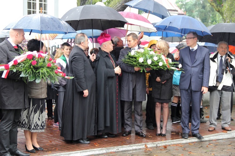 Odłonięcie pomnika poległych w Sochaczewie