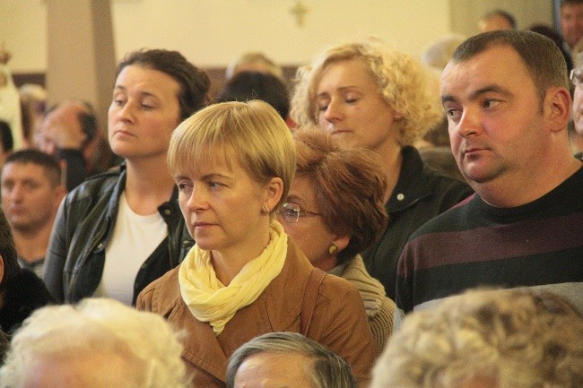 Czuwanie ze św. Charbelem w Ratnowicach