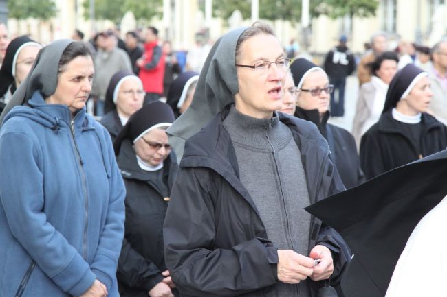 Procesja z relikwiami śś. Stanisława i Doroty