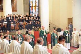 Eucharystii przewodniczył metropolita katowicki abp Wiktor Skworc