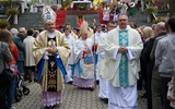 Prymas abp Józef Kowalczyk (w środku)