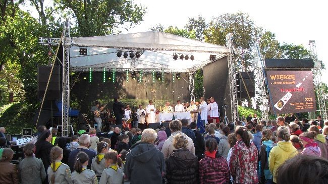Dzieci i młodzież w Rostkowie - 1
