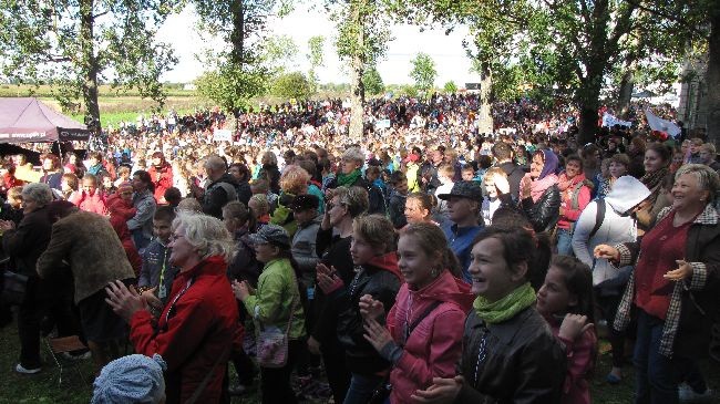 Dzieci i młodzież w Rostkowie - 1