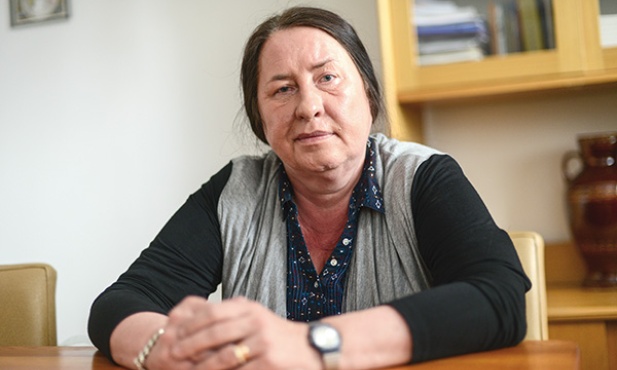 Dr hab. Ewa Czerniawska  jest profesorem Uniwersytetu Warszawskiego, dziekanem Wydziału Psychologii UW,  należy do European Association for Research on Learning  and Instruction