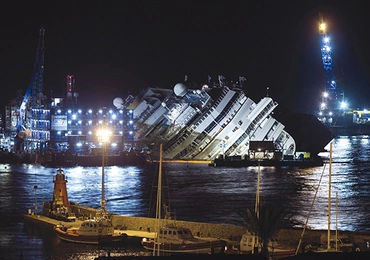 Najtrudniejszą częścią podnoszenia wraku „Costa Concordia”  było ustawienie go w pionie