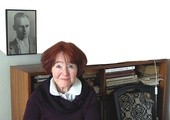 Zofia  Pilecka-‑Optułowicz Urodzona w 1933 r. córka rotmistrza Witolda Pileckiego. Ma jeszcze starszego o trzy lata brata Andrzeja. W PRL oboje byli szykanowani z powodu ojca. Mieszka w Warszawie. Przywracanie pamięci o ojcu traktuje jako swoją misję. Często spotyka się z młodzieżą. Zajmuje się szkołami, które obrały rotmistrza za swojego patrona. 
