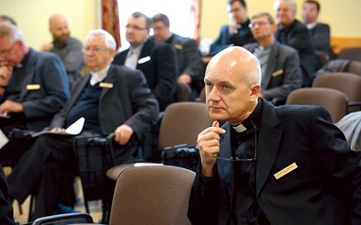   Przedpołudniowa sesja wykładowa 17 września odbyła się w auli gmachu seminaryjnego w Świdnicy, pozostałe w Wałbrzychu