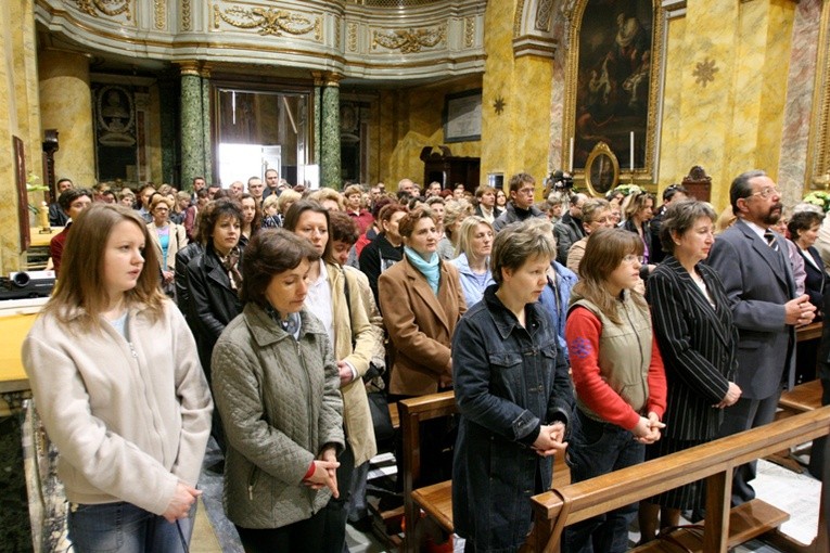 Księża, nie bójcie się rad parafialnych!